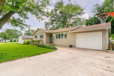 2027 White Way, Cedar Falls, IA 50613 - photo 2
