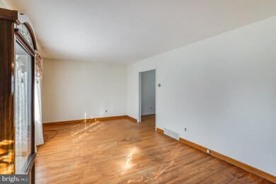 749 W 12th St, New Castle, DE 19720 - photo 5