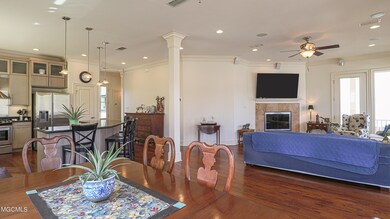 224 Hackberry-103