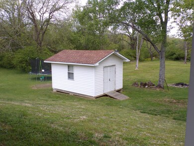 221 Edgeview Dr, Shelbyville, TN 37160 - photo 4