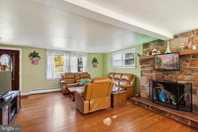 425 Montgomery Ave, Souderton, PA 18964 - photo 4