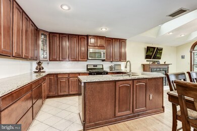 2408 Nickoles Dr, Sykesville, MD 21784 - photo 5