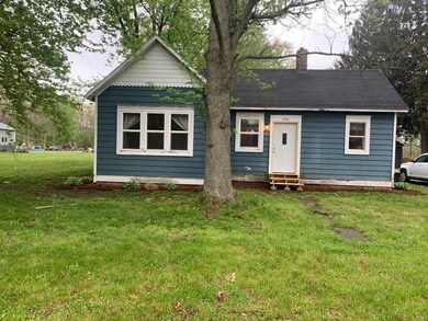 208 E Indiana Ave, Hamlet, IN 46532 - photo 2