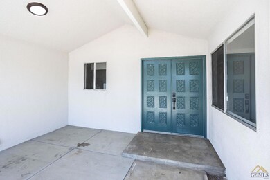520 Theta Ln, Porterville, CA 93257 - photo 3