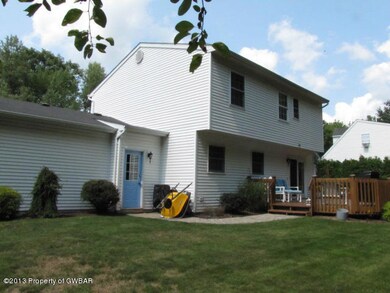 242 Sutherland Dr, Mountain Top, PA 18707 - photo 3