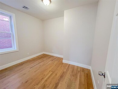 424 Walnut St, Newark, NJ 07105 - photo 6