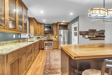 1110 Darwin St, Charleston, SC 29412 - photo 2