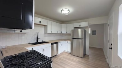 5087 Hunt St, Wayne, MI 48184 - photo 4