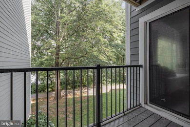 20408 Shore Harbour Dr, Germantown, MD 20874 - photo 2