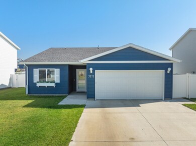 3212 Kodiak St NW, Minot, ND 58703 - photo 2