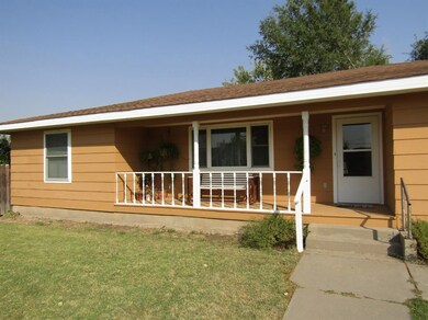 402 N Wildcat Ct, Hugoton, KS 67951 - photo 2