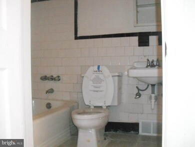 1127 Gleneagle Rd, Baltimore, MD 21239 - photo 2