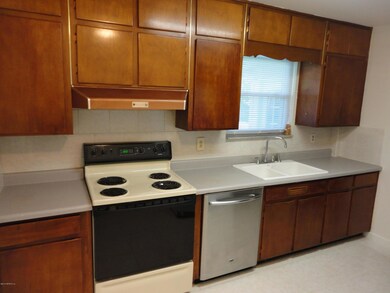 776 Acapulco Rd, Jacksonville, FL 32216 - photo 7