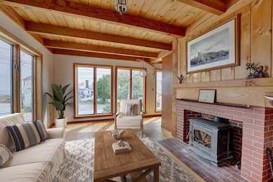 Virtual staged Living Room