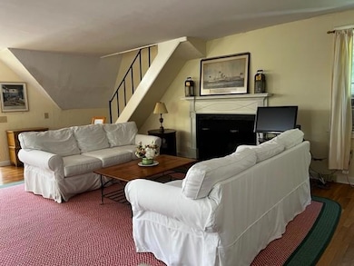 2 Red Cross Terrace unit 2, Newport, RI 02840 - photo 2