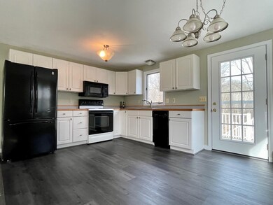 99 E Main St unit 2, East Hampstead, NH 03826 - photo 3