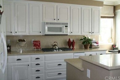 Upgraded cabinetry, decorative cabinet knobs and p