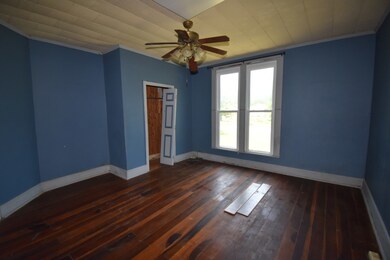 210 Brooklyn Ave, Linden, TN 37096 - photo 4