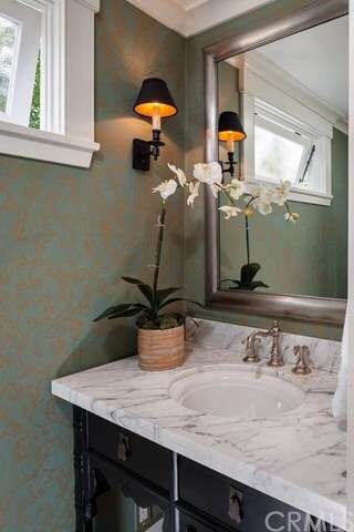 Powder bath