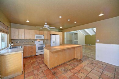 006_Breakfast - Kitchen