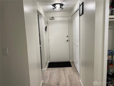 1112 Eagle Feather Cir unit A, Dayton, OH 45449 - photo 3
