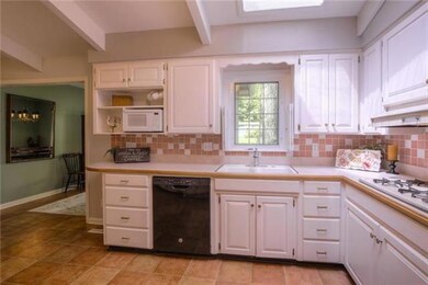 7106 Edgewood Blvd, Shawnee, KS 66203 - photo 7