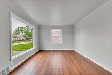 5141 Catherine St, Maple Heights, OH 44137 - photo 5