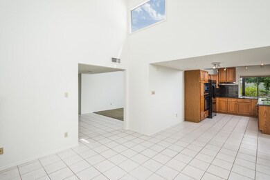 005_Family Room to Kitchen