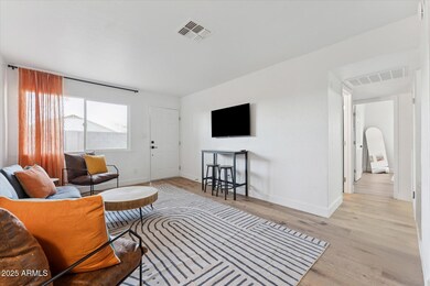 2739 E Tamarisk Ave unit 3, Phoenix, AZ 85040 - photo 5