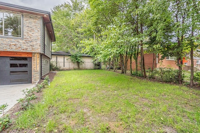 9100 Kenton Ave, Skokie, IL 60076 - photo 5