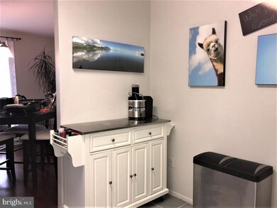 2068 Royal Fern Ct unit 12B, Reston, VA 20191 - photo 3