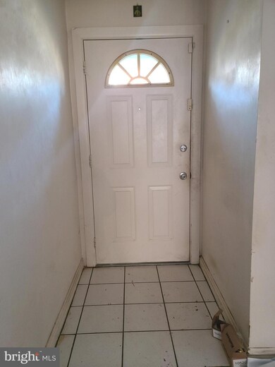 6814 Radbourne Rd, Upper Darby, PA 19082 - photo 4