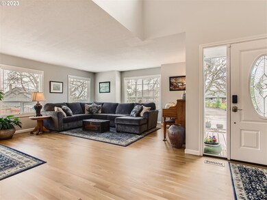 Living Room/Entrance