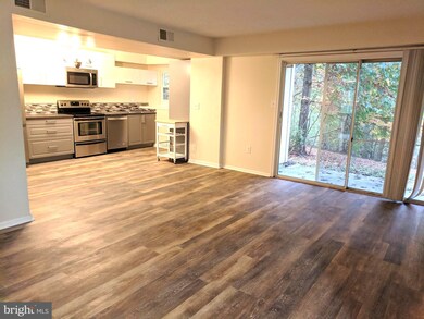 12284 Stevenson Ct unit 17, Woodbridge, VA 22192 - photo 2