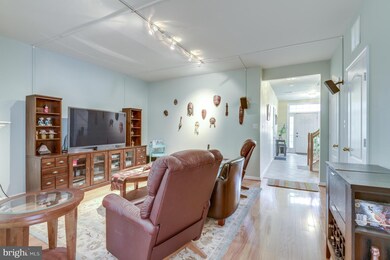 12906 Wood Crescent Cir, Herndon, VA 20171 - photo 7