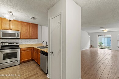 4607 Crib Ct, Jacksonville, FL 32210 - photo 2