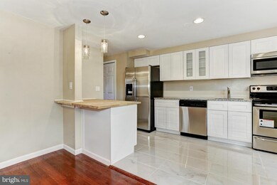 1037 Foxcroft Ln, Essex, MD 21221 - photo 7