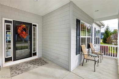 9112 Devonshire Dr, Olmsted Falls, OH 44138 - photo 2