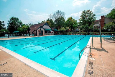 5812 Inman Park Cir unit 110, Rockville, MD 20852 - photo 5