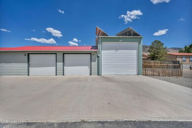 7-web-or-mls-10445-reins-way (1)