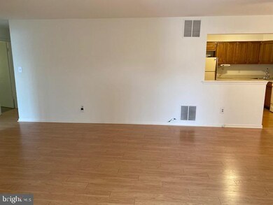 4 Canterbury Ct unit M4, Sewell, NJ 08080 - photo 3