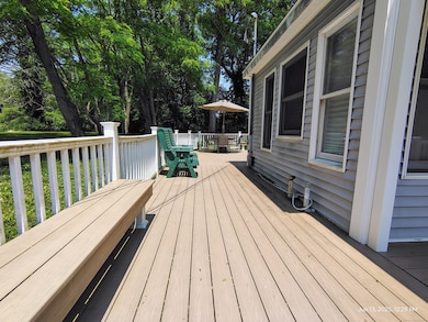 Side deck with built in bench