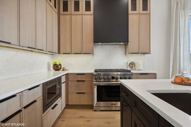 1615 W Irving Park Rd unit 1S, Chicago, IL 60613 - photo 4