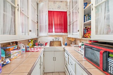 123 2nd Ave, Woonsocket, RI 02895 - photo 4