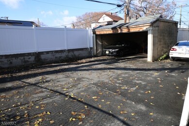 443 Norwood St unit 4, East Orange, NJ 07018 - photo 4