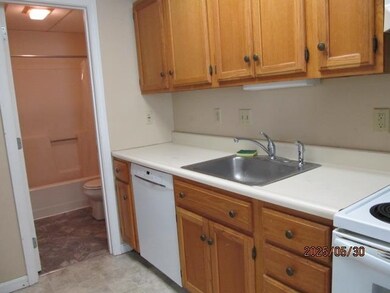 42 Olcott Ln unit A, Charlestown, NH 03603 - photo 5