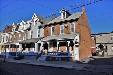 Grocer's Alley to access courtyard and rear entran