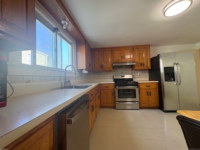 unlisted-address, Stamford, CT 06902 - photo 3