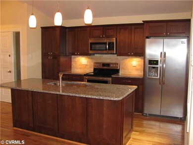 Kitchen - Stainless Steel Appliances!