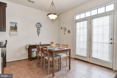 2699 Sheffield Hill Way unit 155, Woodbridge, VA 22191 - photo 6